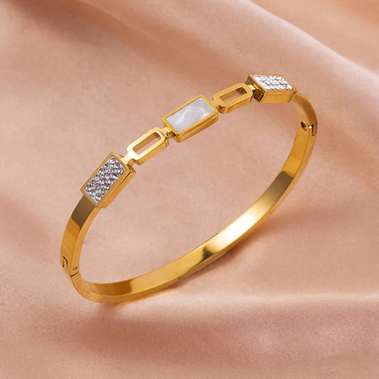 Gold Plated Stainless Steel Mother Of Pearls Geometric Anti-Tarnish Bracelet For Women