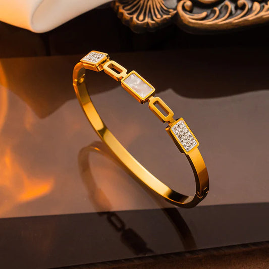 Gold Plated Stainless Steel Mother Of Pearls Geometric Anti-Tarnish Bracelet For Women